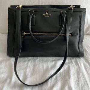 Black shoulder Kate Spade New York! Cross body strap removable!!